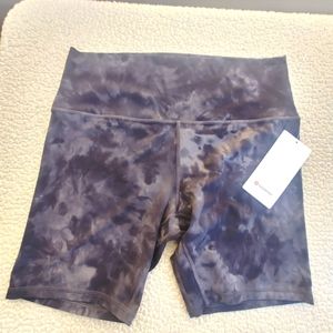 **SOLD**Lululemon Align High Rise 8" Shorts Size 14